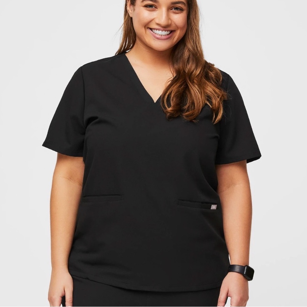 Figs Technical Collection Casma Three Pocket Scrub Top Black Size 2XL NWT